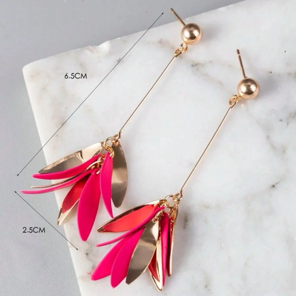 🌻
 Drop Earrings 💕 - Picture 2 of 4